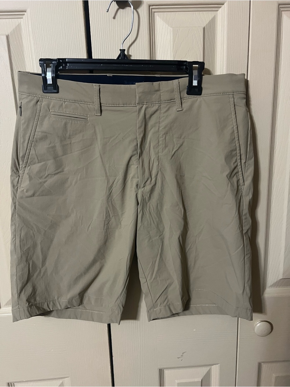 J. Crew Men's 32 Tech Khaki Performance Shorts 9 inch inseam